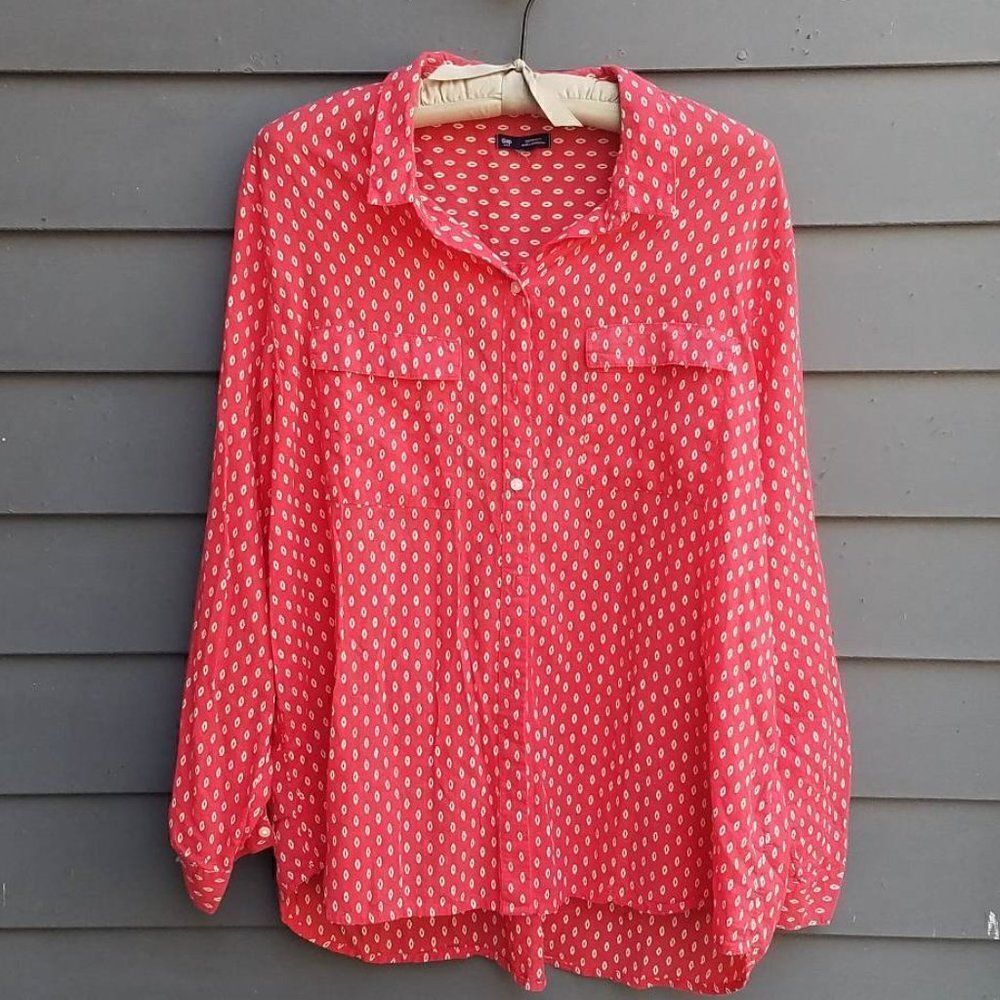 Gap Red White Boyfriend Fit Button Down See measurements